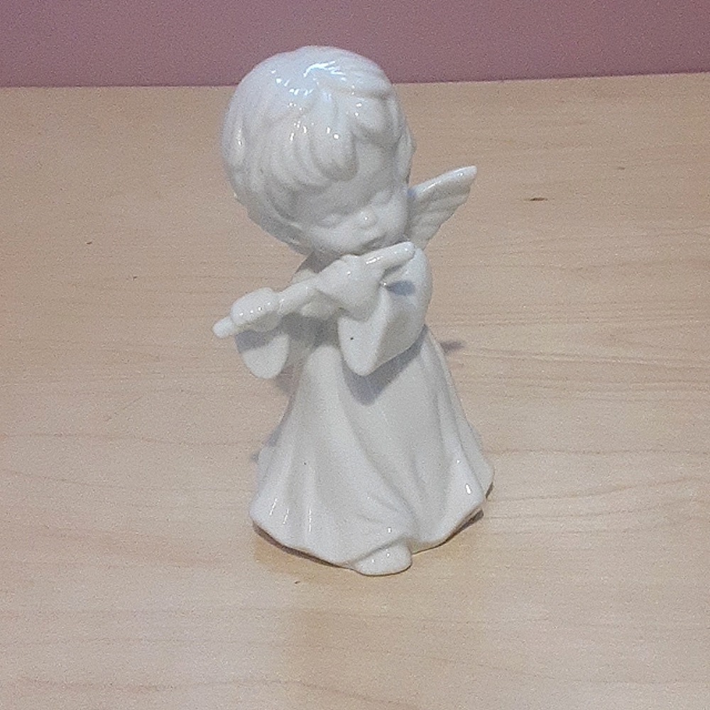 Enesco ceramic figurine Angel playing flute